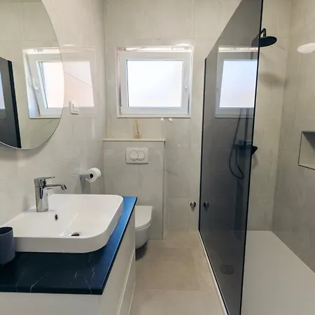 Martha's Oliveyard Weißenburg