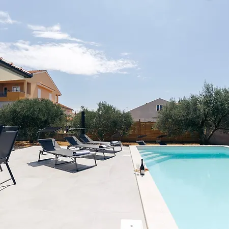 Martha's Oliveyard Villa