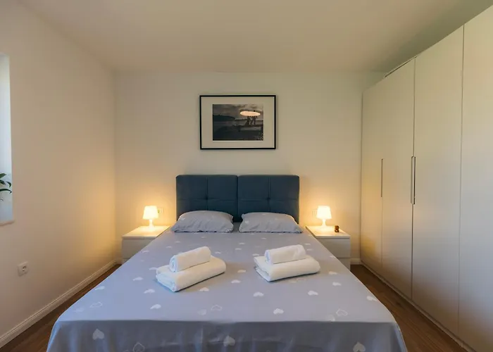 Martha's Oliveyard * ビオグラード・ナ・モル